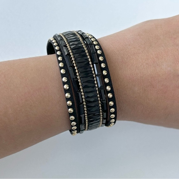 Vintage Felt Leather Bracelet Sliced 7โ to 8โ Black Acrylic and Gold Rivets 1โ - Picture 5 of 5